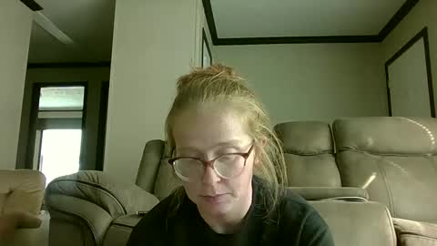 Snapshot of slutty_redhead3 chatting on September 22, 3:03 pm Slutty redhead3 online show from September 22, 3:03 pm