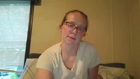 Snapshot of slutty_redhead3 chatting on October 24, 10:39 pm Slutty redhead3 online show from October 24, 10:39 pm