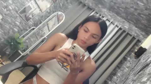 CHIE CHIE online show from March 3, 8:43 pm