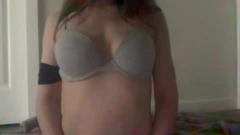 sluttygirl444 online show from July 19, 8:01 pm