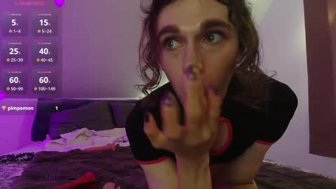 Snapshot of sluttyhorrorparty chatting on September 17, 8:10 pm Natsu online show from September 17, 8:10 pm