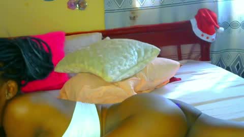 Sexyslutt online show from May 11, 12:49 am
