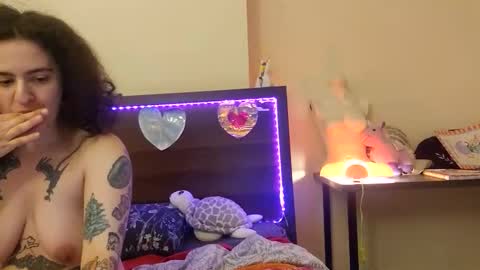 SluttySuzie17 online show from May 28, 2:14 pm