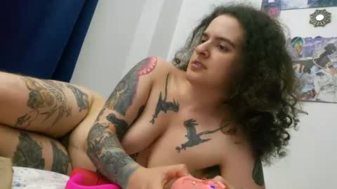Snapshot of sluttysuzie17 chatting on July 21, 3:42 am SluttySuzie17 online show from July 21, 3:42 am