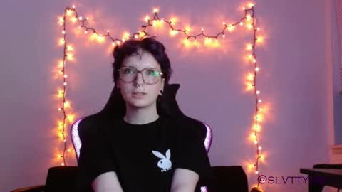 Snapshot of slvttysie chatting on November 13, 11:47 pm Sierra online show from November 13, 11:47 pm