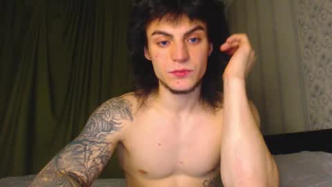 Gus online show from November 11, 6:08 pm