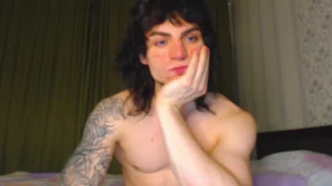 Gus online show from December 1, 4:01 pm