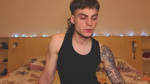 Gus online show from April 23, 6:21 pm