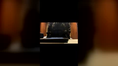 slyneck online show from April 5, 1:19 pm