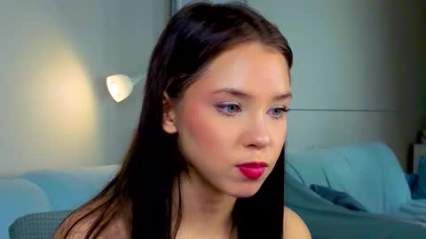 Lily online show from September 18, 1:24 pm