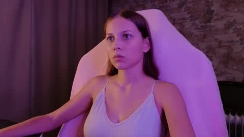 Emma online show from November 22, 7:57 pm