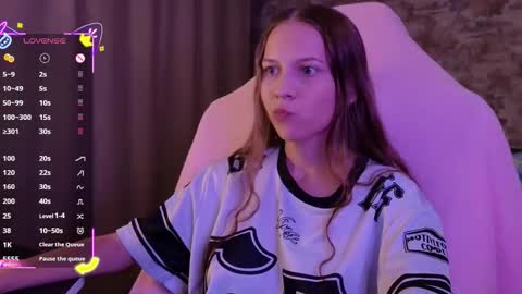 Emma online show from December 16, 6:57 pm