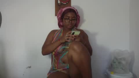 Snapshot of small_hot123 chatting on February 19, 7:54 pm Sofia online show from February 19, 7:54 pm