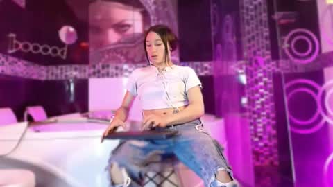 Small Hot19 online show from March 27, 9:53 am