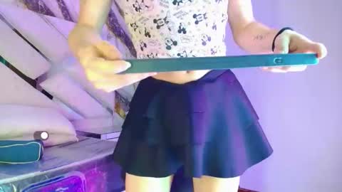 Small Hot19 online show from April 18, 2:10 pm