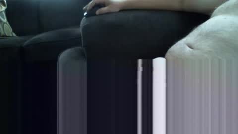 small_weener18 online show from December 1, 6:08 pm