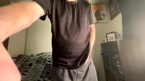 Snapshot of smalldick0324 chatting on June 4, 12:33 pm smalldick0324 online show from June 4, 12:33 pm