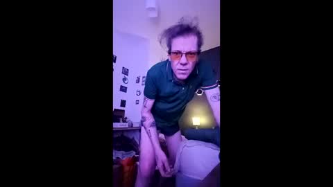 smalldick1975704669 online show from May 2, 2:27 am