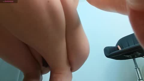 Snapshot of smalldoll7 chatting on January 29, 9:23 am Arianna online show from January 29, 9:23 am