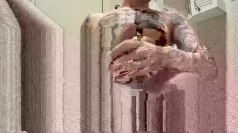 Snapshot of smallone8825 chatting on January 11, 6:23 pm smallone8825 online show from January 11, 6:23 pm