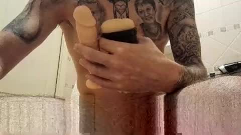 Snapshot of smallone8825 chatting on November 9, 7:39 am smallone8825 online show from November 9, 7:39 am