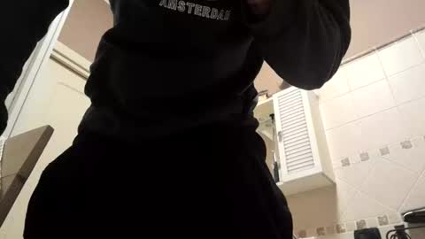 smallone8825 online show from March 30, 5:08 am