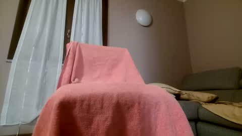 smallone8825 online show from June 15, 4:47 am