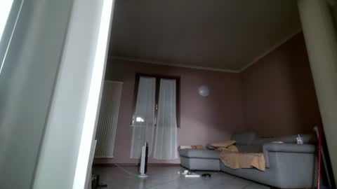 smallone8825 online show from August 6, 5:42 am