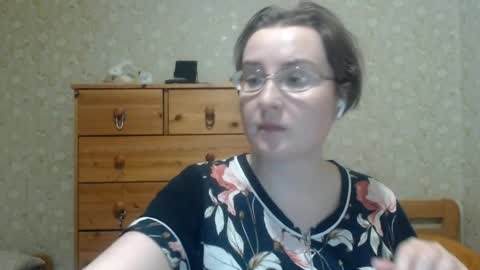 smart_rose online show from April 7, 7:25 pm