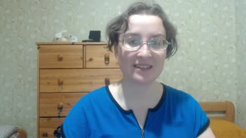 smart_rose online show from April 8, 4:18 pm