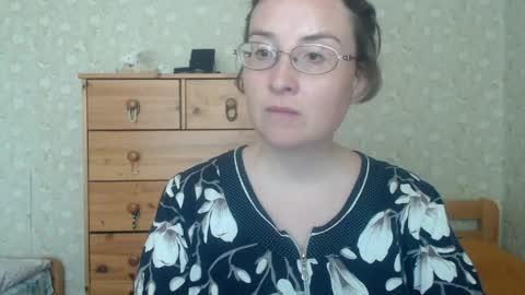 Snapshot of smart_rose chatting on May 10, 11:37 am smart_rose online show from May 10, 11:37 am