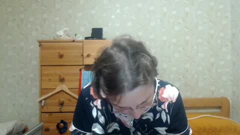 Snapshot of smart_rose chatting on May 13, 6:27 pm smart_rose online show from May 13, 6:27 pm
