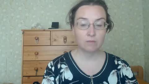 Snapshot of smart_rose chatting on May 19, 12:22 pm smart_rose online show from May 19, 12:22 pm
