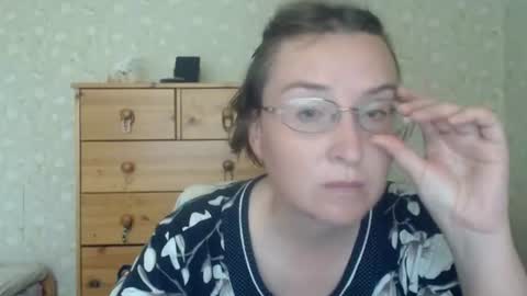 Snapshot of smart_rose chatting on June 17, 2:18 pm smart_rose online show from June 17, 2:18 pm