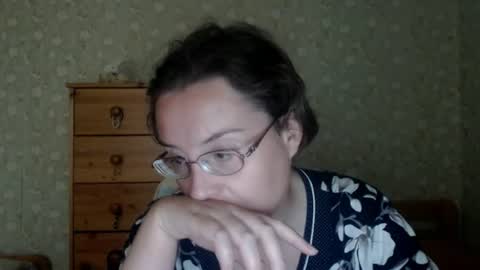 Snapshot of smart_rose chatting on June 18, 9:14 am smart_rose online show from June 18, 9:14 am