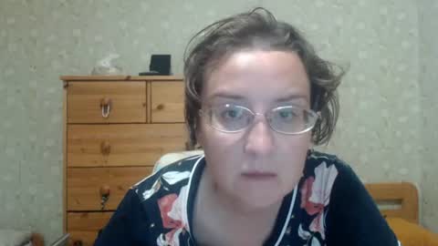 Snapshot of smart_rose chatting on June 20, 4:43 pm smart_rose online show from June 20, 4:43 pm