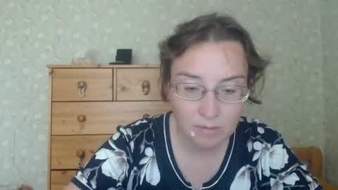 Snapshot of smart_rose chatting on June 23, 8:12 am smart_rose online show from June 23, 8:12 am