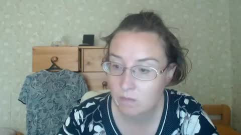 Snapshot of smart_rose chatting on June 24, 10:25 am smart_rose online show from June 24, 10:25 am