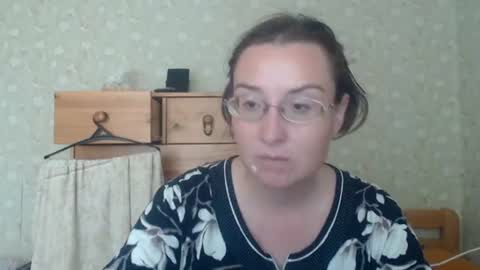 Snapshot of smart_rose chatting on June 25, 8:08 am smart_rose online show from June 25, 8:08 am