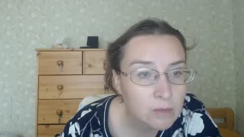Snapshot of smart_rose chatting on June 27, 9:47 am smart_rose online show from June 27, 9:47 am