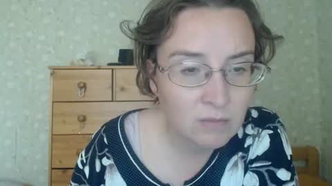 Snapshot of smart_rose chatting on June 27, 12:22 pm smart_rose online show from June 27, 12:22 pm