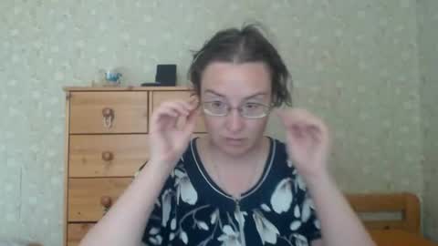 Snapshot of smart_rose chatting on June 28, 8:42 am smart_rose online show from June 28, 8:42 am
