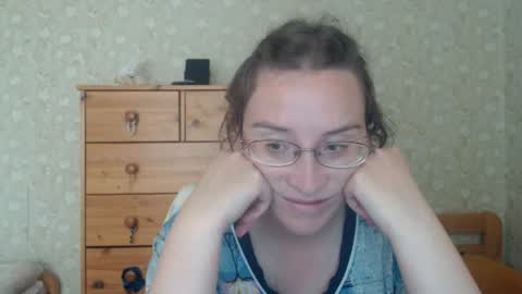 Snapshot of smart_rose chatting on July 7, 1:15 pm smart_rose online show from July 7, 1:15 pm