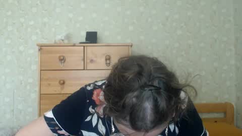 Snapshot of smart_rose chatting on July 11, 1:47 pm smart_rose online show from July 11, 1:47 pm