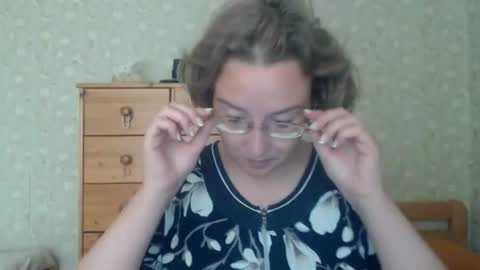 Snapshot of smart_rose chatting on August 6, 12:51 pm smart_rose online show from August 6, 12:51 pm