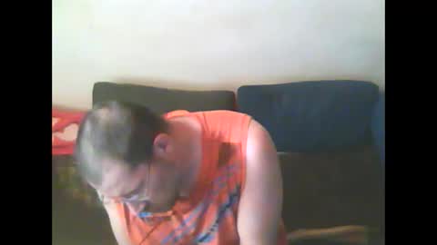 Snapshot of smi35 chatting on June 5, 6:52 am smi35 online show from June 5, 6:52 am