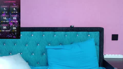 Snapshot of smile_cute_fox chatting on November 18, 12:42 pm smile_cute_fox online show from November 18, 12:42 pm