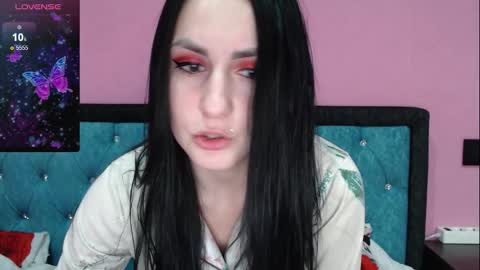 Snapshot of smile_cute_fox chatting on December 14, 10:53 am smile_cute_fox online show from December 14, 10:53 am