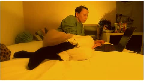 smile_dance_ online show from February 15, 11:17 am