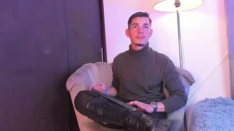 Snapshot of smile_kai_16 chatting on December 14, 4:07 am KAI online show from December 14, 4:07 am